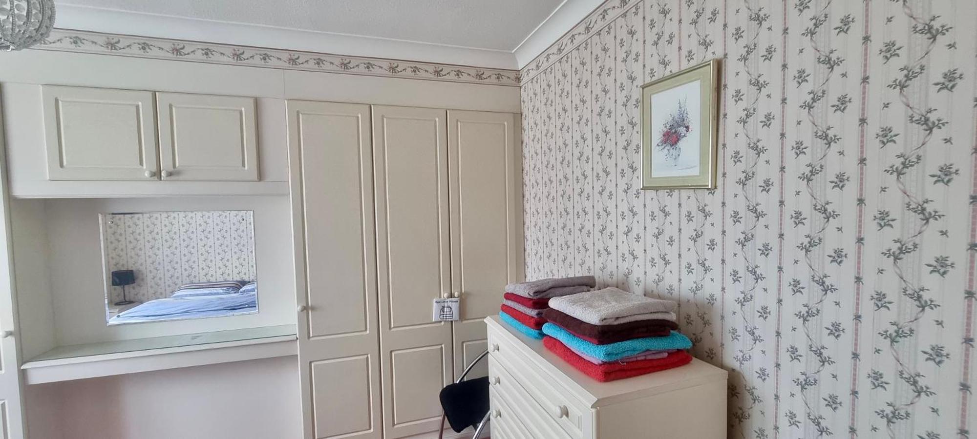 Barking London House Sleeps 12 - Parking - Train Tube - Airport Villa Exterior photo